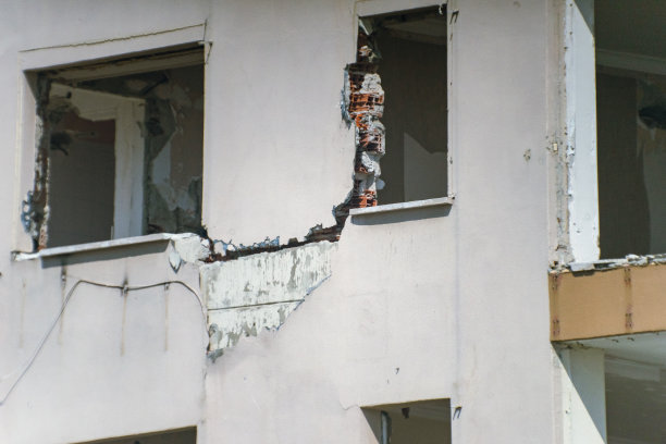 损坏的建筑物墙壁图片下载