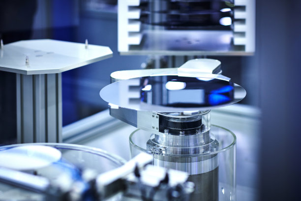 机器臂上的计算机晶圆生产线图片下载