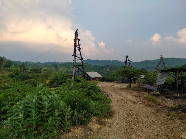 传统的石油开采地点图片下载
