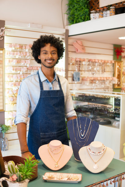 卖主微笑索要肖像图片下载