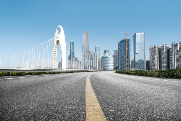 高速公路天际和金融区建筑图片下载