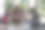 一群年轻的商务人士、爱好者和专家在一家自助餐厅试用他们新的网络应用程序，用于网上预订、购物和订购。一家小公司的老板在餐馆开会图片下载