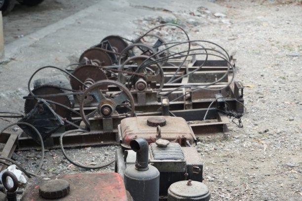 一个机械车间和一些工具的库存照片图片下载