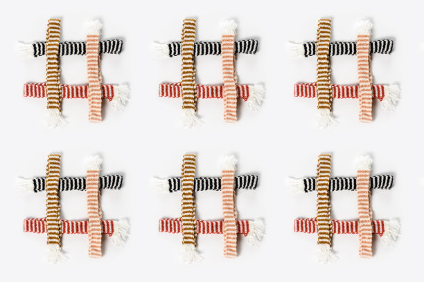 秋日围巾格栅。春天的衣服。图片下载