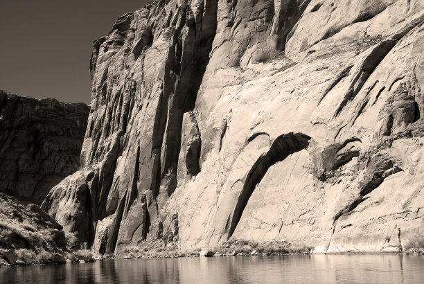 科罗拉多河亚利桑那州的红外线图片下载