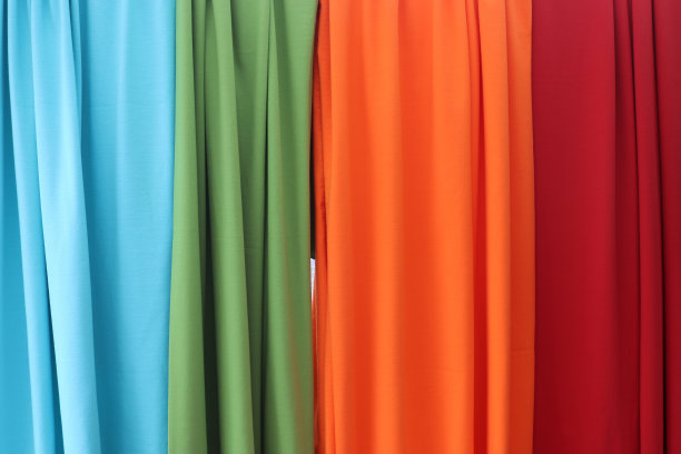 在德国布料市场发现的不同颜色的布料和布料样品图片下载