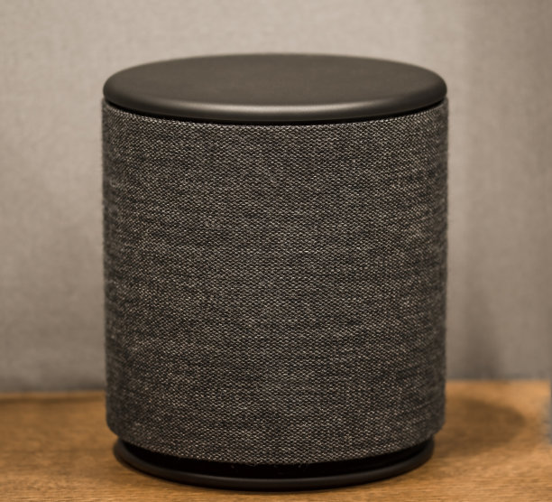 智能无线立柱，音乐音箱，蓝牙音箱。图片下载