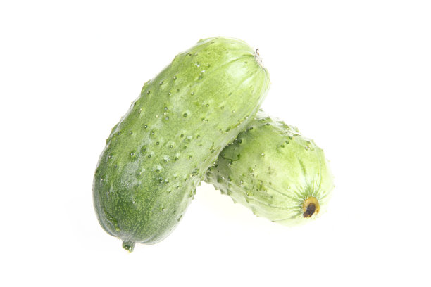 白色背景上的新鲜黄瓜图片下载