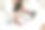 远程学习、在线教育和工作。女商人把要做的事写在笔记本上。剪短的自由职业女孩在家办公室用笔记本电脑。使用电脑和网上商店。复制空间空白模型图片下载