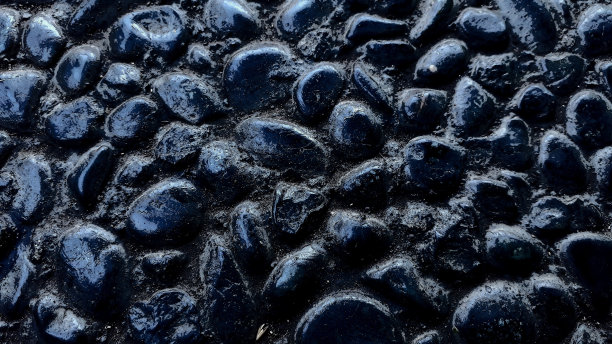 抽象的黑色背景，自然的石材纹理为设计师图片下载