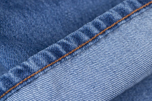 由天然棉制成的蓝色牛仔布的细节图片下载