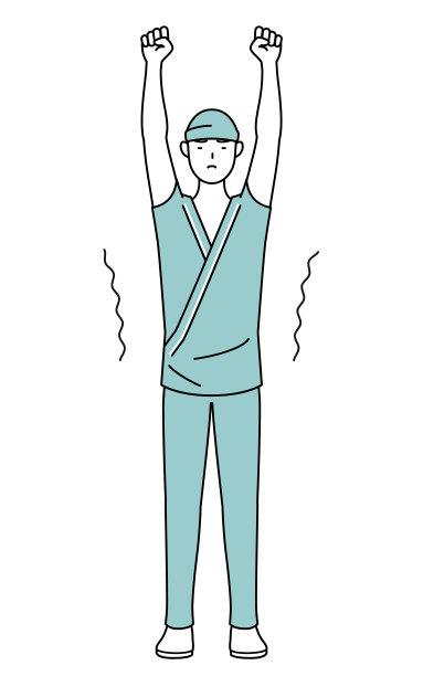 住院的男性病人长袍伸展，站得很高。图片下载