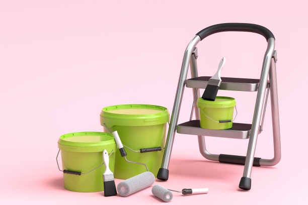 一套金属罐或桶与油漆辊，刷和折叠梯子在粉红色图片下载
