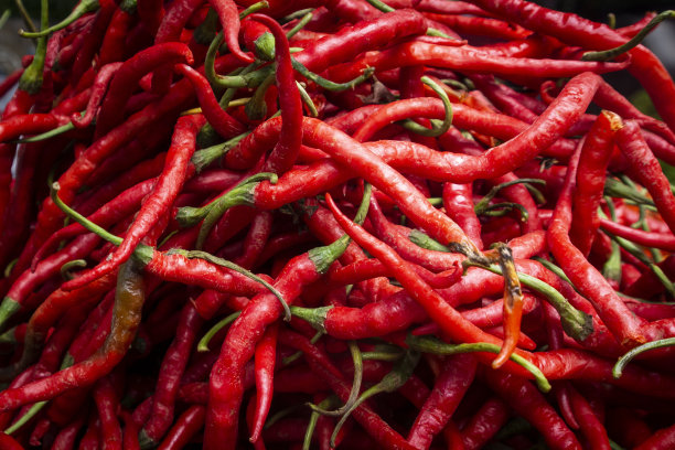 传统市场上的辣椒商品图片下载