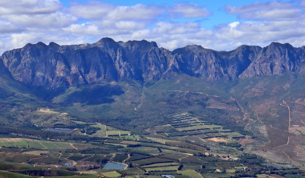 美丽的山景农场，南非开普敦图片下载
