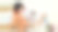 年轻的女设计师的肖像使用图形平板电脑和工作与彩色样品在创意工作站。图片下载