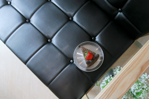 美味的草莓巧克力蛋糕照片适合情感主页图片下载