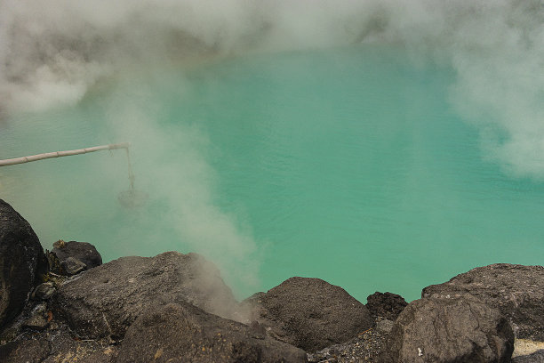 天然温泉图片下载