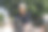 亚洲女性在好天气骑自行车上班图片下载