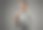 快乐随意的成熟男人微笑的肖像，白发老人，孤立在深灰色的背景图片下载