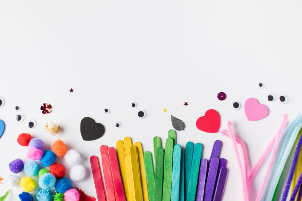 一套丰富多彩的儿童工艺品材料。孩子们的工艺。本空间图片下载