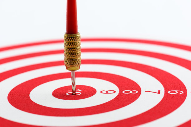 有数字和红色标尺的圆形靶子。图片下载