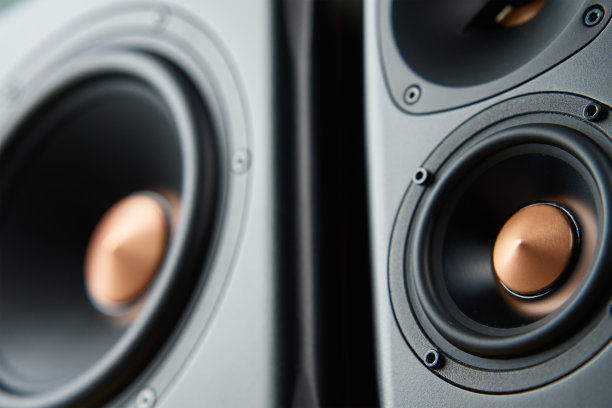 客厅内部的扬声器图片下载