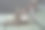 用铁链锁住灌溉渠的闸轮图片下载
