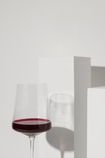 一杯红酒图片下载
