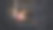 金发美女坐在卧室的办公桌前用笔记本电脑工作。女性职业自由职业者晚上在舒适的家里工作。窗外的景色图片下载