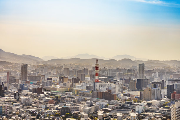 傍晚从山顶上看到的北九州小仓镇景图片下载