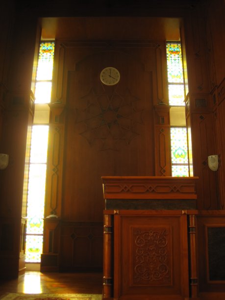 清真寺的金色讲坛图片下载