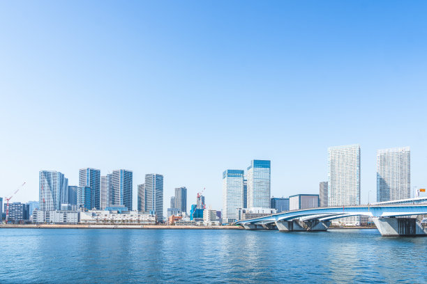 东京的晴美桥和丰洲古里公园图片下载