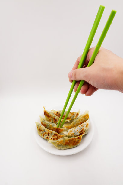 煎韭菜猪肉饺子图片下载