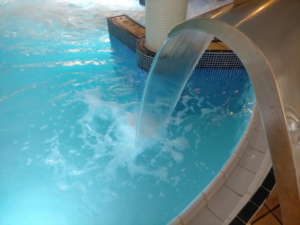 水疗瀑布射流。图片下载