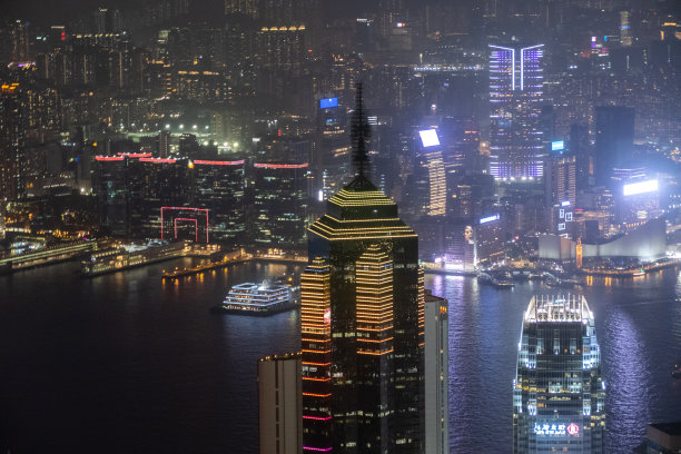 从太平山顶俯瞰香港的夜景图片下载