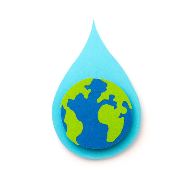 地球上的水滴制成的剪纸孤立在白色的背景。图片下载