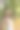 年轻的亚洲女人在公园里用手机。一个美丽的女人在郁郁葱葱的森林里打电话聊天图片下载