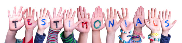 孩子的手建字证言，孤立的背景图片下载