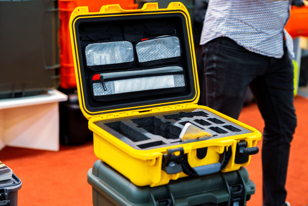 塑料外壳与泡沫内插入图片下载