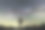 梦幻的风景，一个徒步者站在山上的剪影，在银河系的背景。图片下载