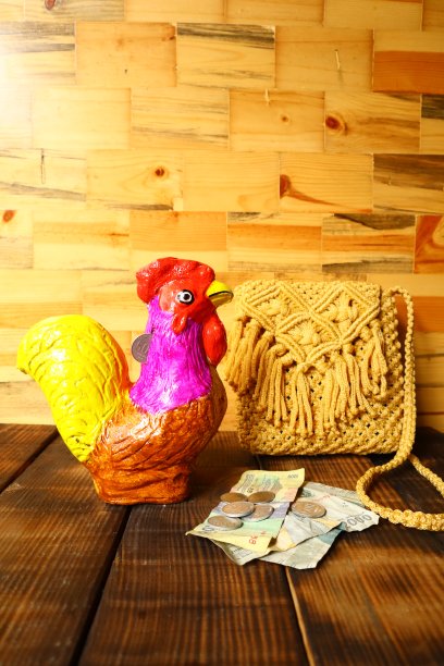 用储蓄罐存钱的古老传统图片下载