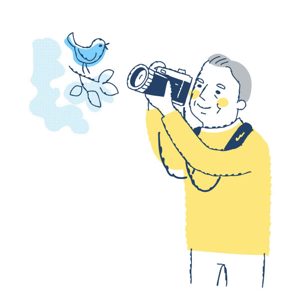 老人拍摄野生鸟类图片下载