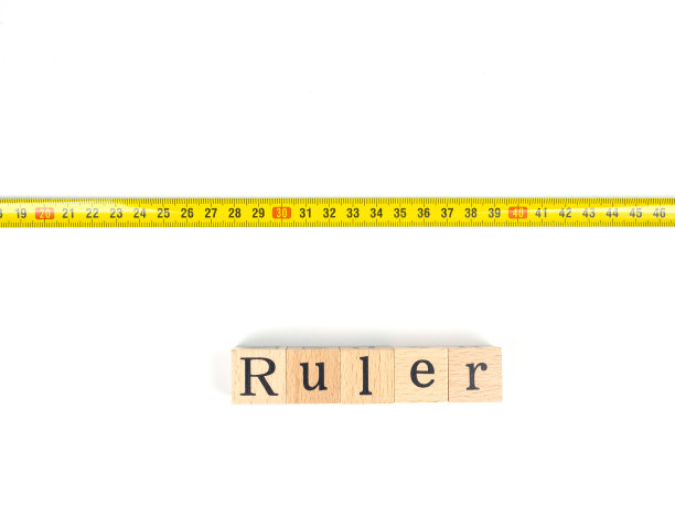卷尺测量白色背景图片下载