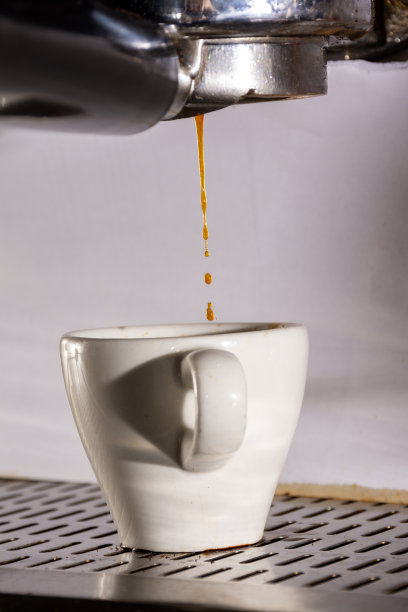 咖啡机制作浓缩咖啡和卡布奇诺，哥伦比亚咖啡图片下载