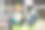 工程师与施工人员站在一起，在室外用施工图监督施工过程图片下载