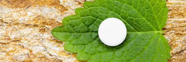 用草药丸替代药物图片下载