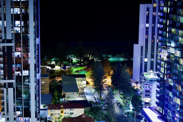 矢车菊和绿松石蓝夜灯，宽滩，黄金海岸图片下载