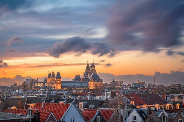 从De Pijp俯瞰荷兰阿姆斯特丹的城市景观图片下载