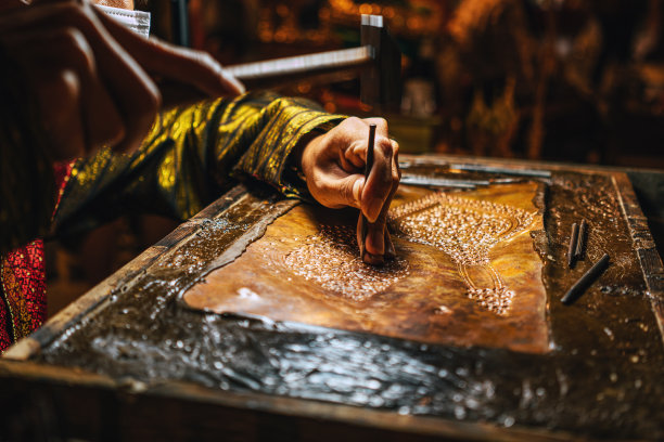 泰式雕刻银器工艺品图片下载